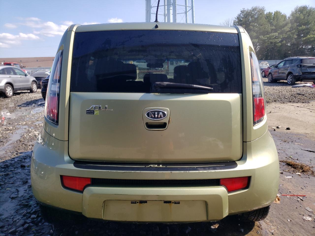 KNDJT2A21B7339352 2011 Kia Soul +