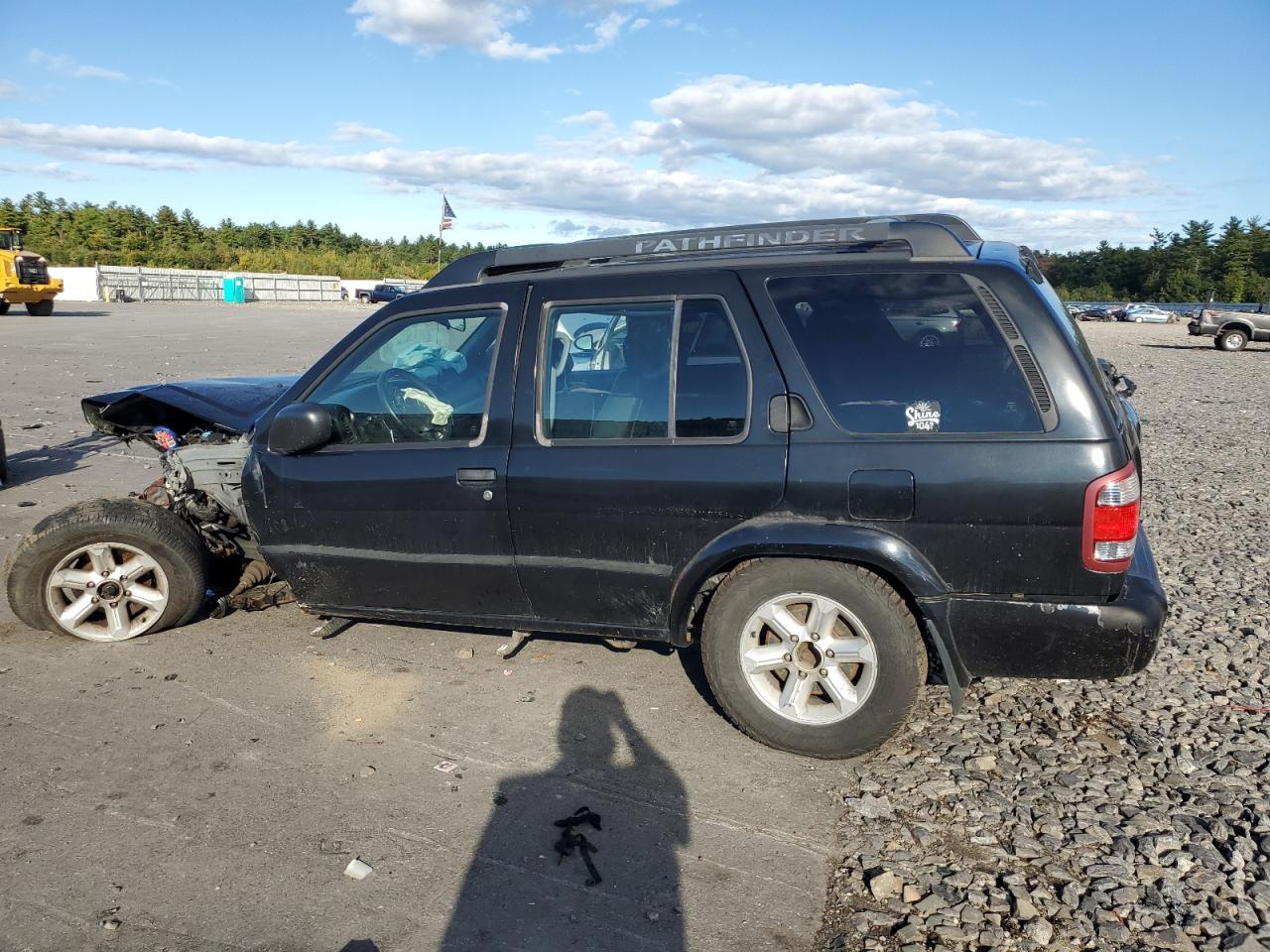 2004 Nissan Pathfinder - Image 2