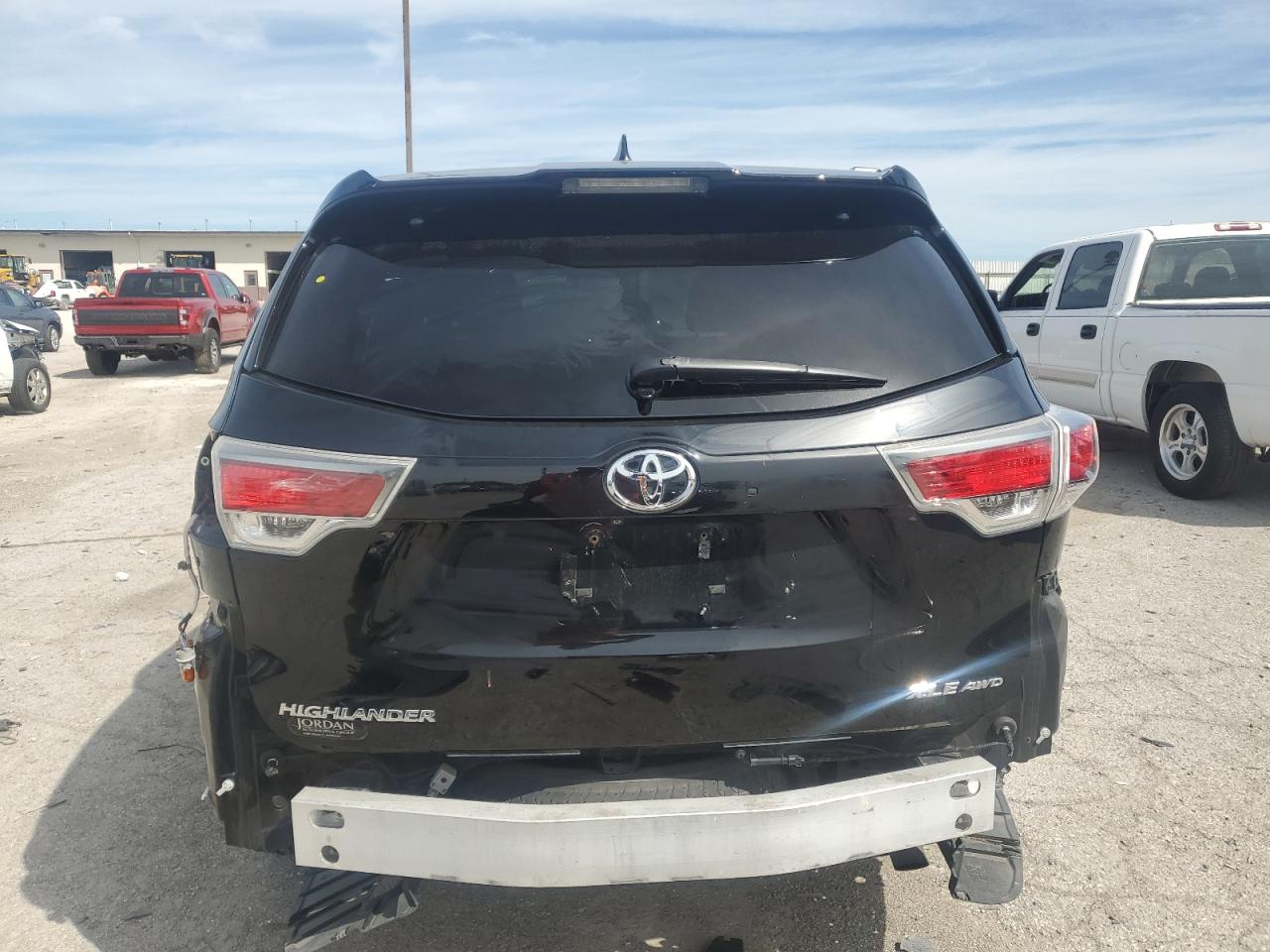 2014 Toyota Highlander Xle VIN: 5TDJKRFH9ES068821 Lot: 69835194