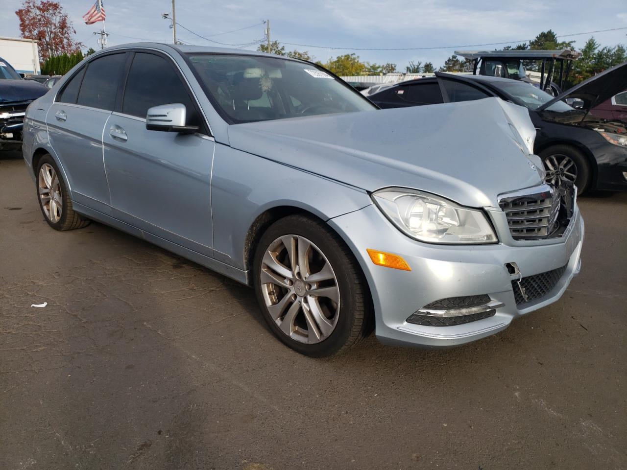 VIN WDDGF8AB9DR261355 2013 MERCEDES-BENZ C-CLASS no.4