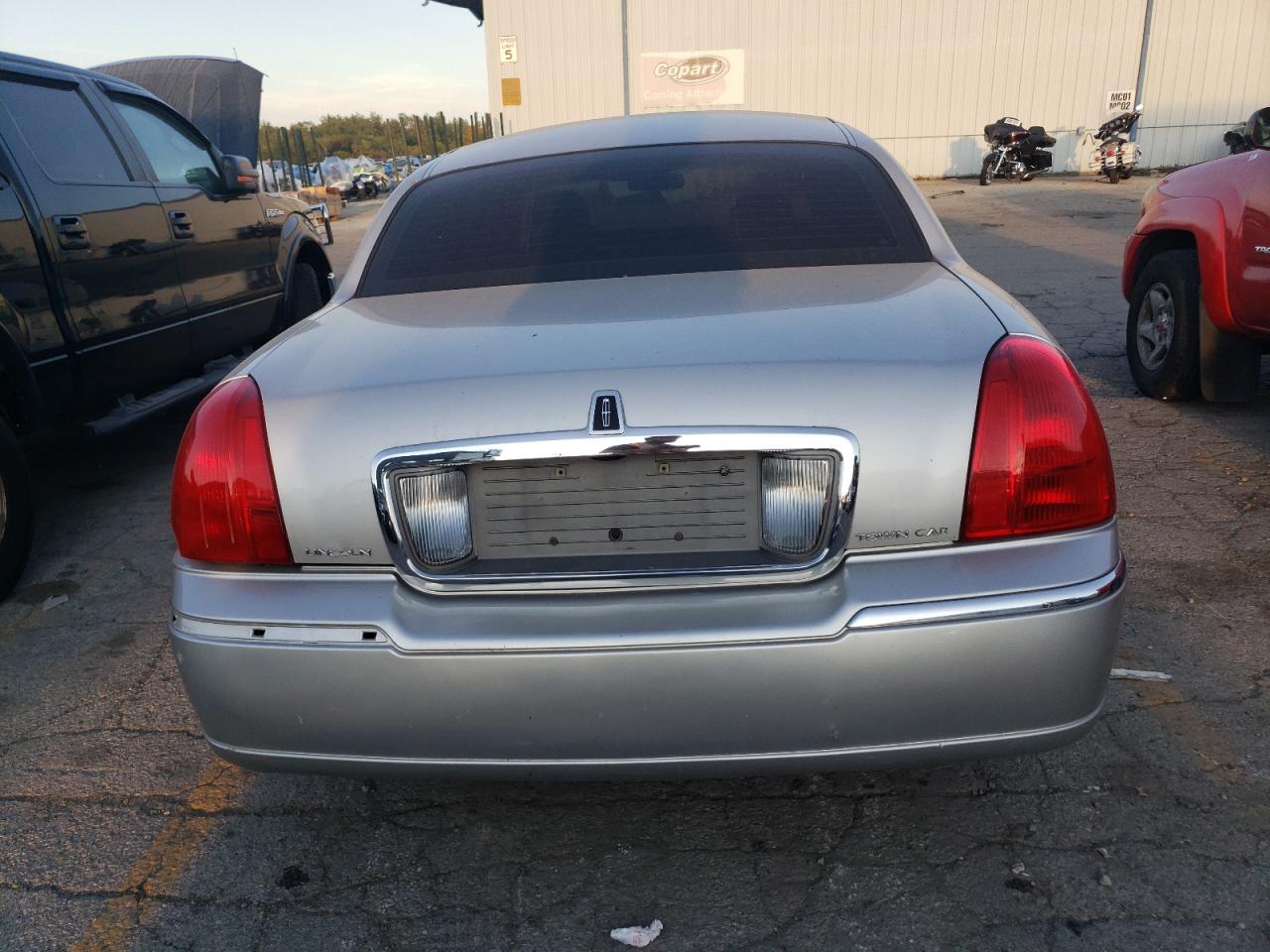 2LNHM82V79X629098 2009 Lincoln Town Car Signature Limited