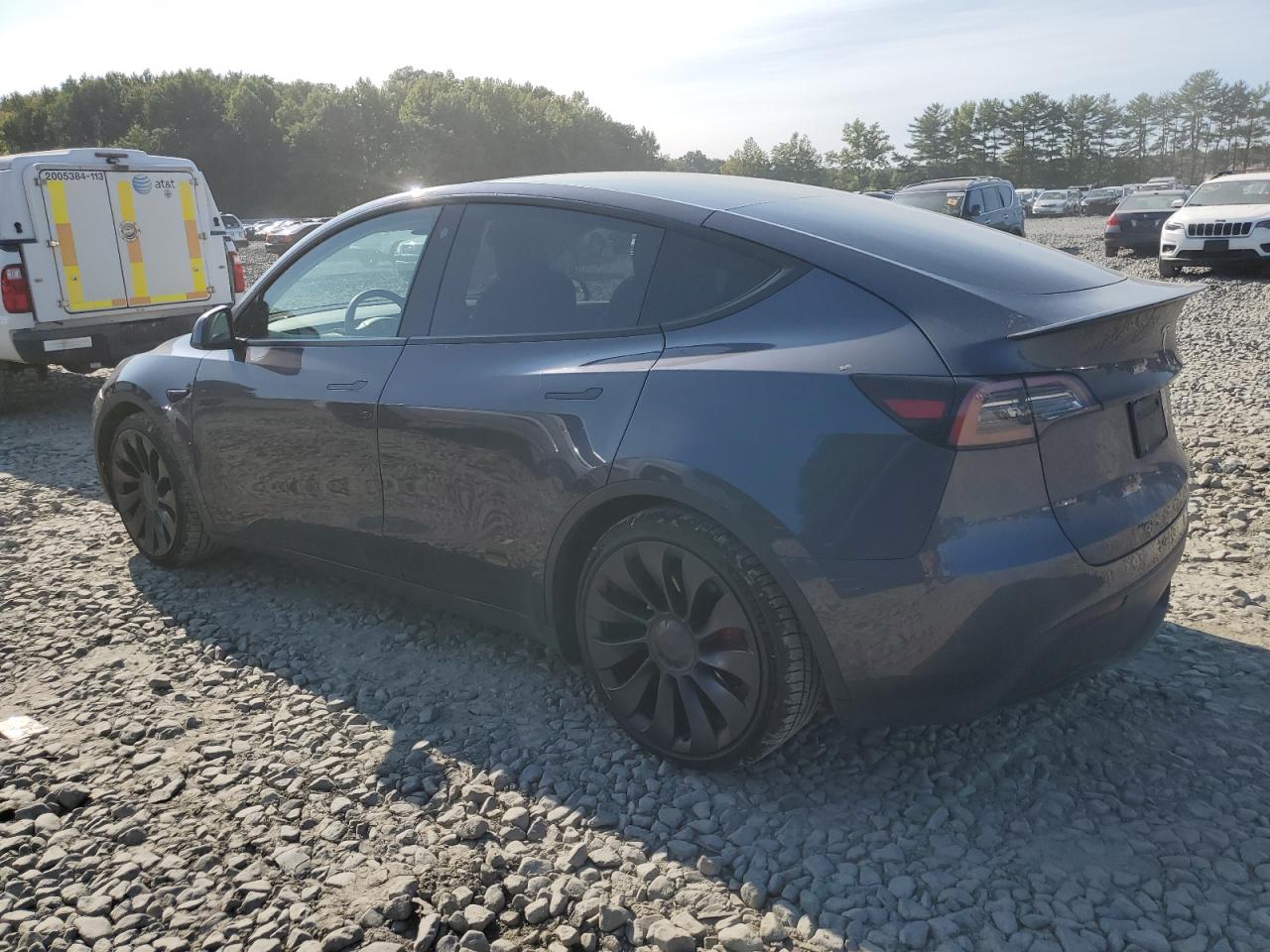 7SAYGDEF7NF372790 2022 TESLA MODEL Y - Image 2