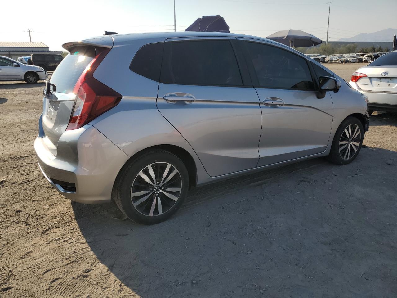 VIN 3HGGK5H88KM743202 2019 HONDA FIT no.3