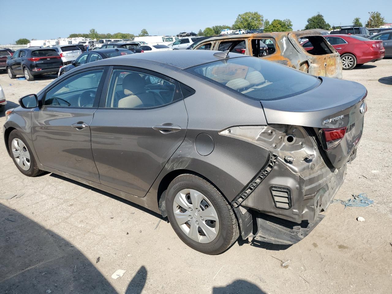 5NPDH4AE5GH749045 2016 HYUNDAI ELANTRA - Image 2