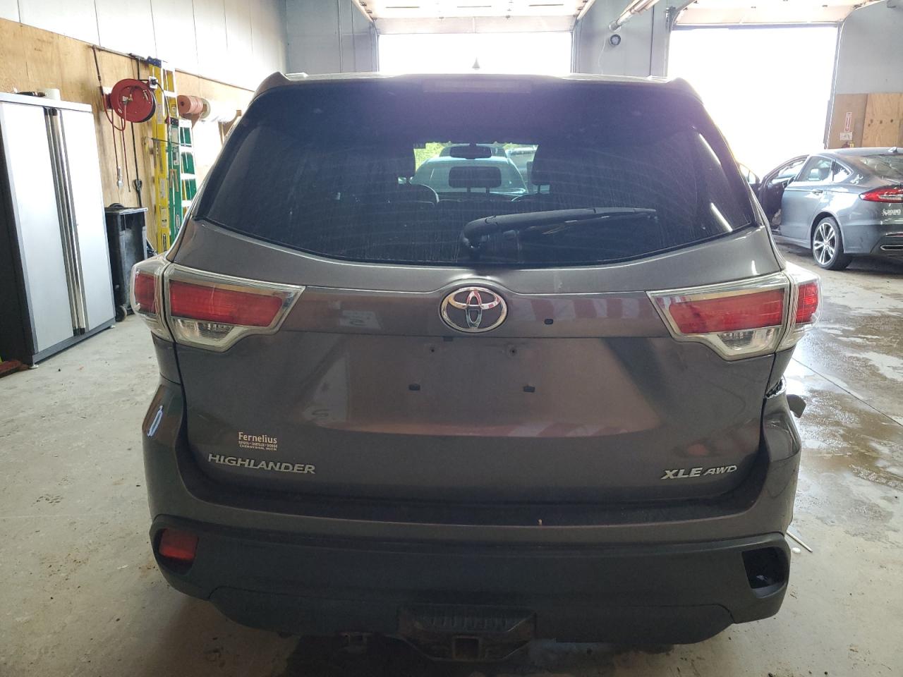 5TDJKRFH6FS176184 2015 Toyota Highlander Xle