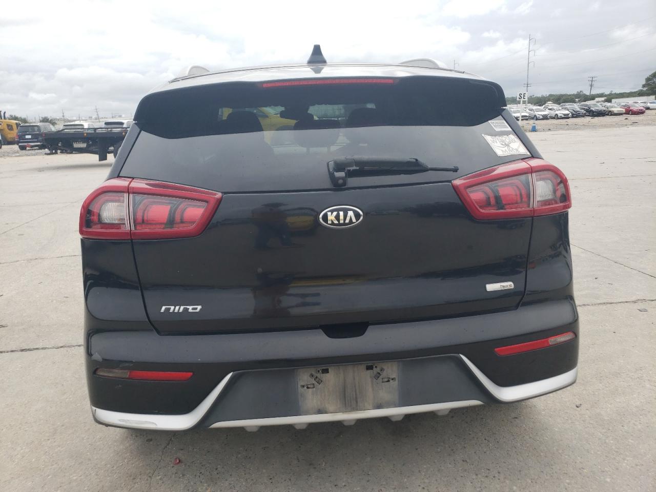 KNDCB3LC0J5125373 2018 Kia Niro Fe