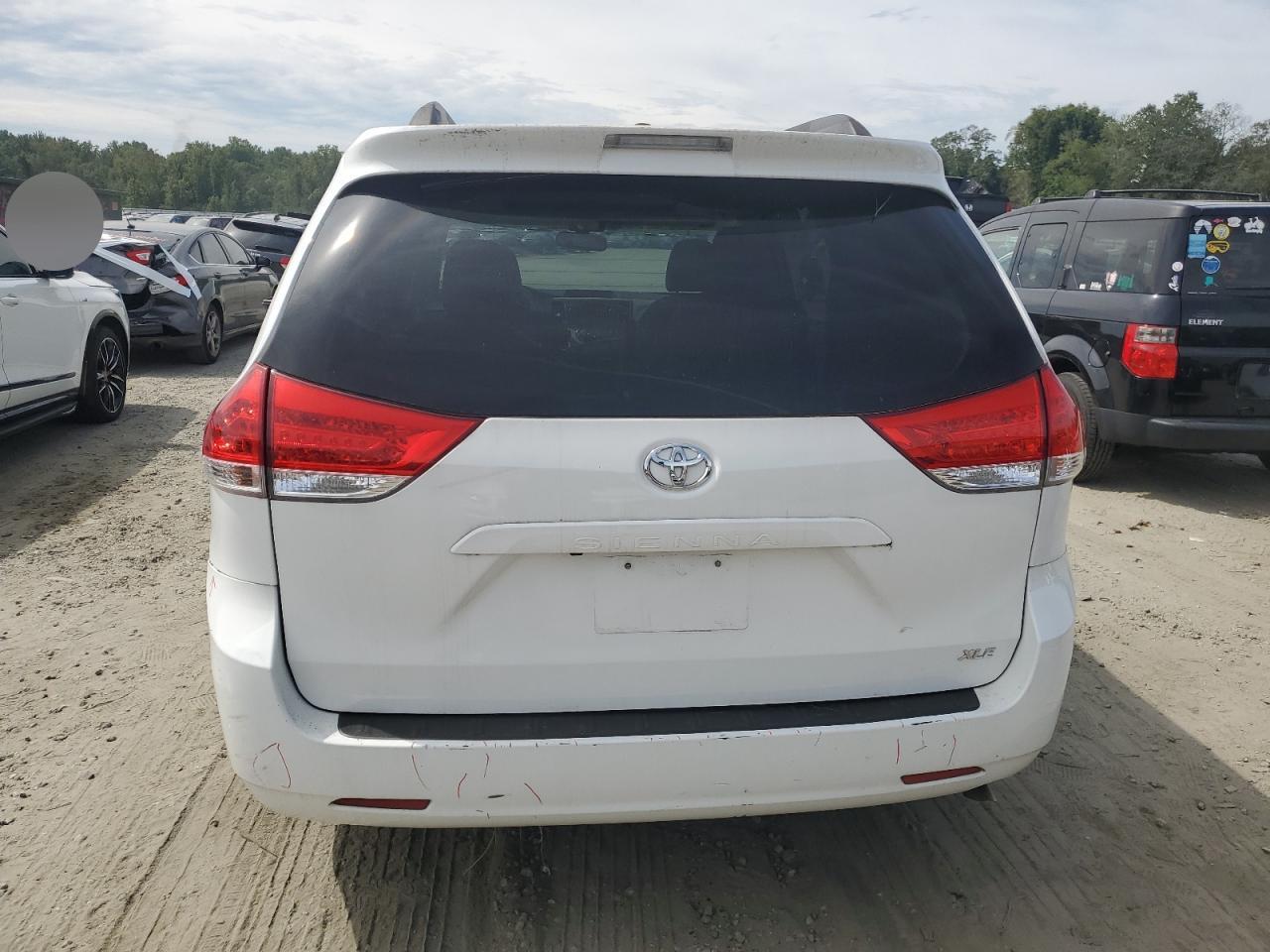 2012 Toyota Sienna Xle VIN: 5TDYK3DC1CS272240 Lot: 69753254