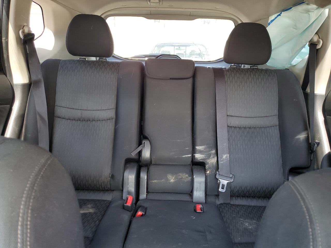 2017 Nissan Rogue - Image 10