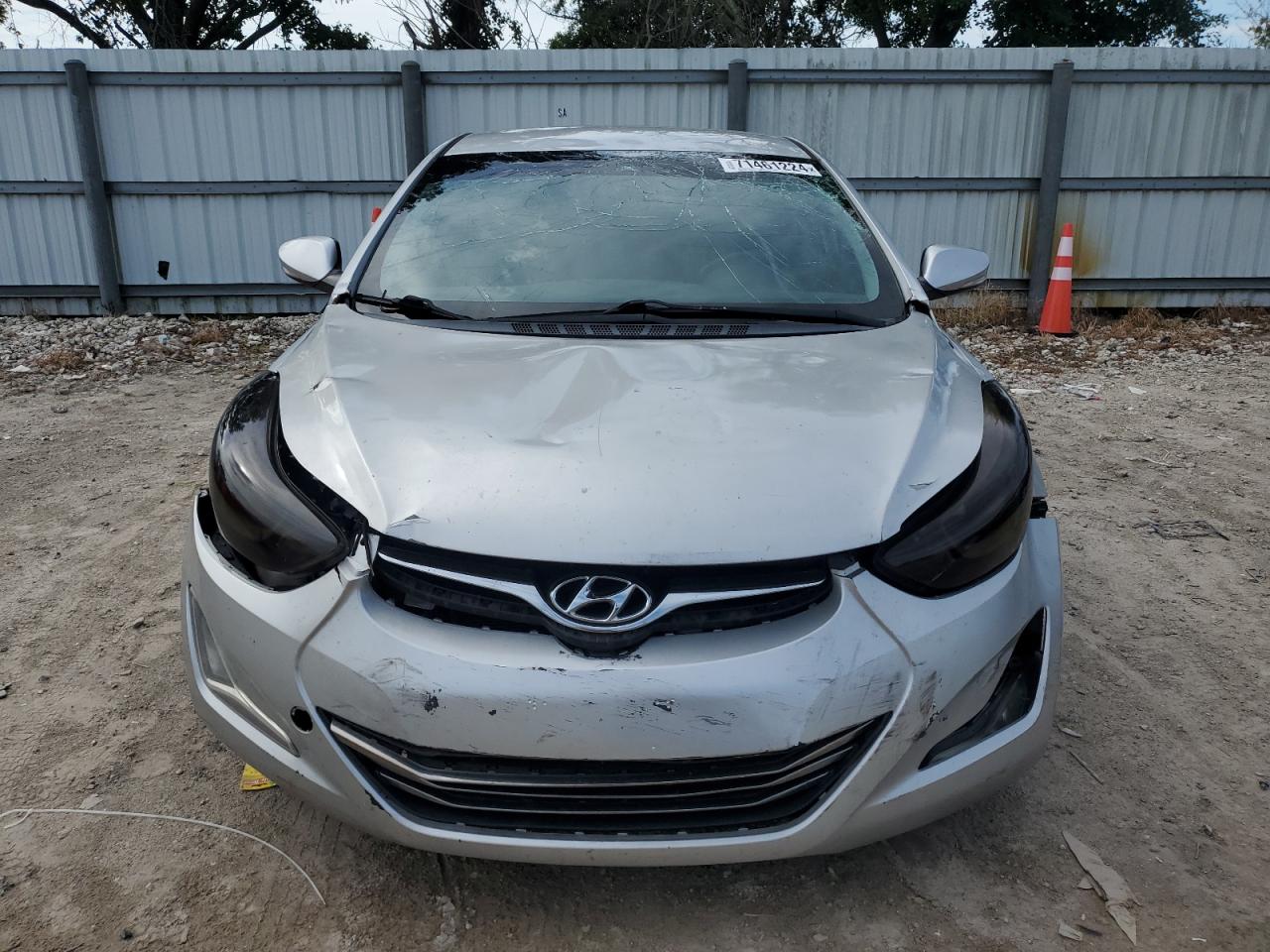 2015 Hyundai Elantra - Image 5
