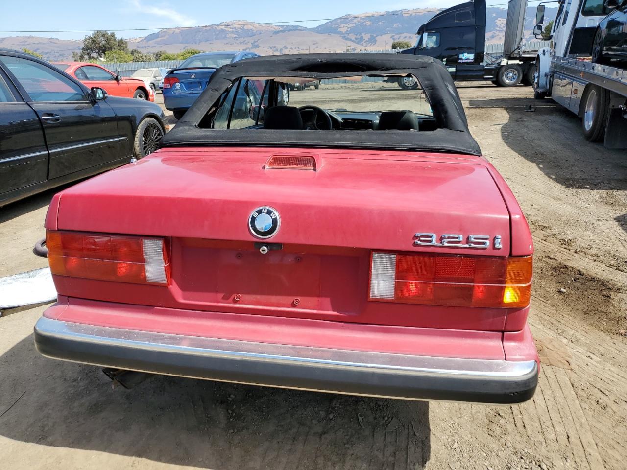 1988 BMW 325 I VIN: WBABB1308J8272252 Lot: 72989154