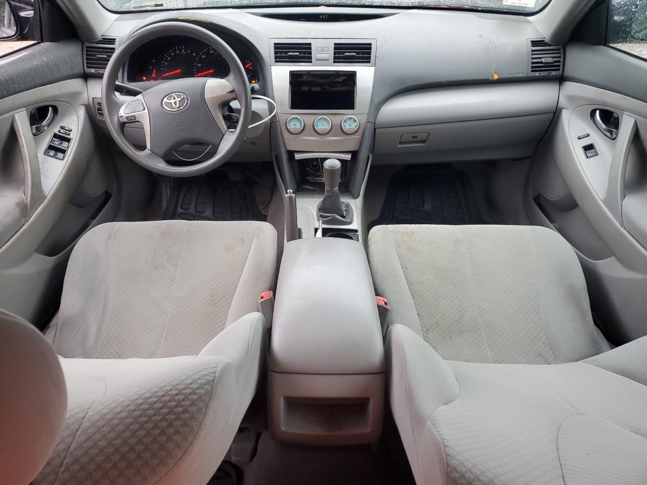 2009 Toyota Camry - Image 8
