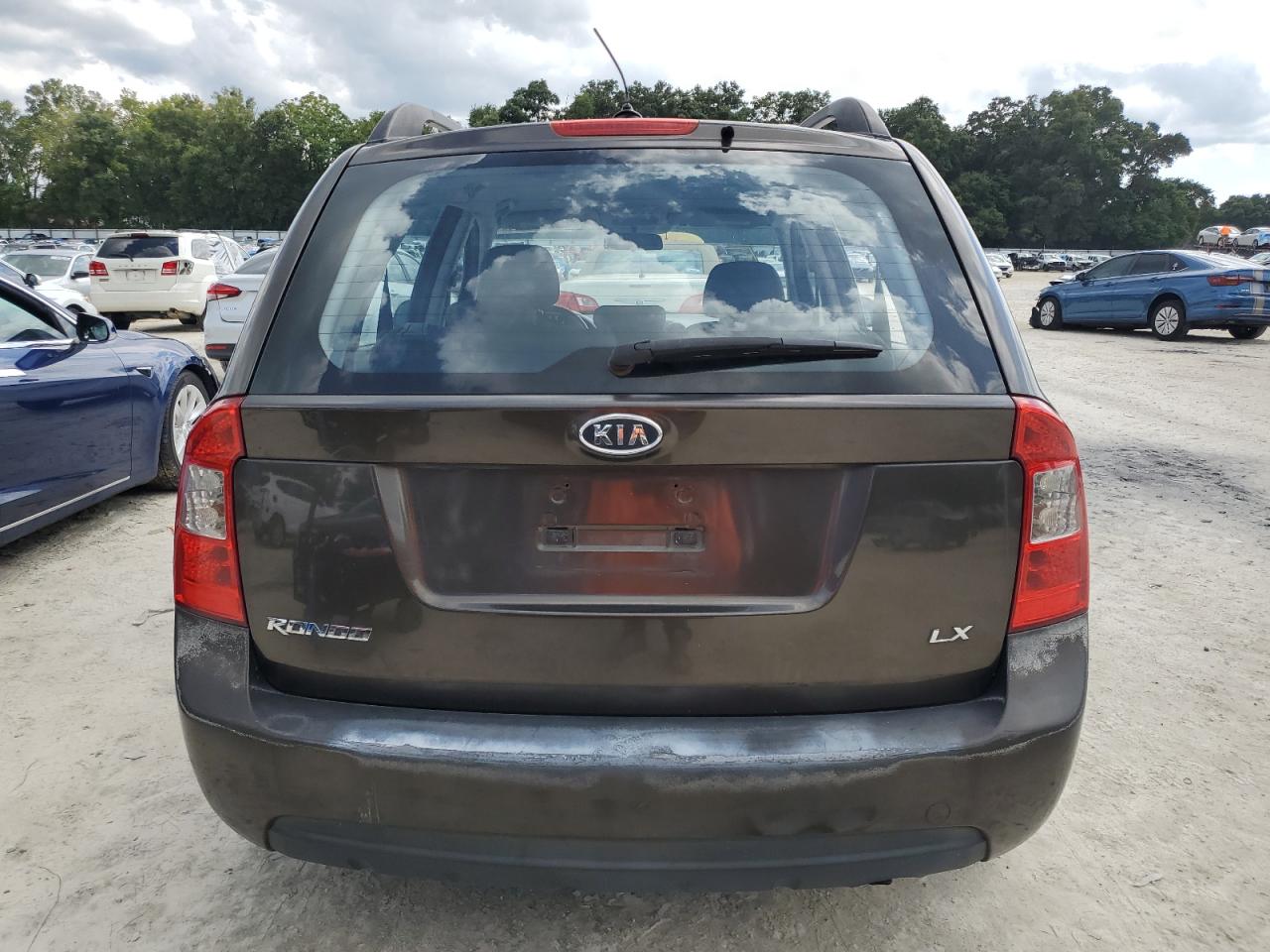 2009 Kia Rondo Base VIN: KNAFG528197227964 Lot: 71971534