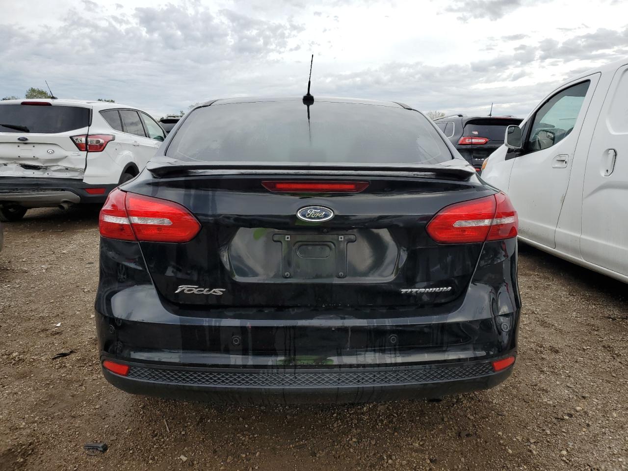 1FADP3J21HL323990 2017 Ford Focus Titanium