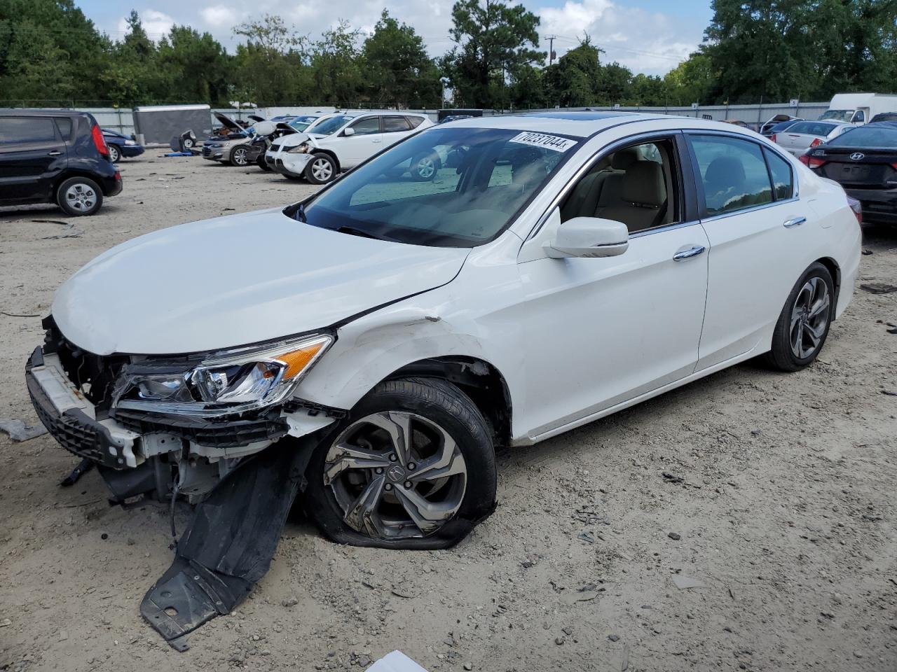 1HGCR2F80HA036581 2017 HONDA ACCORD - Image 1