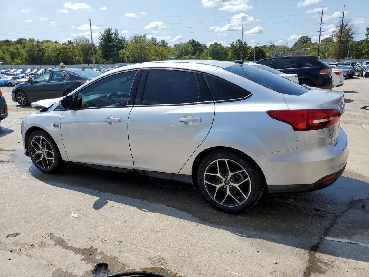 1FADP3FE9JL301177 2018 FORD FOCUS - Image 2