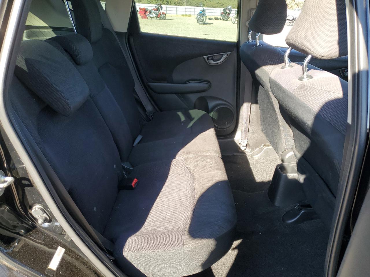 2013 Honda Fit - Image 11