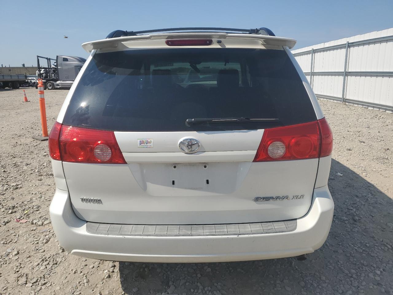 2007 Toyota Sienna Xle VIN: 5TDZK22C27S024814 Lot: 71401824