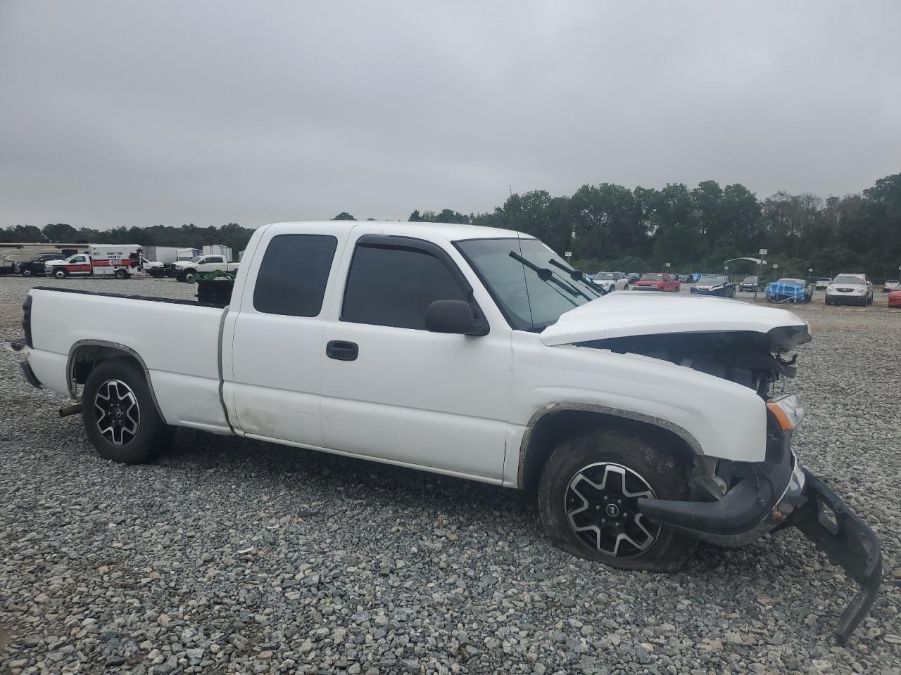 2006 Chevrolet Silverado - Image 4