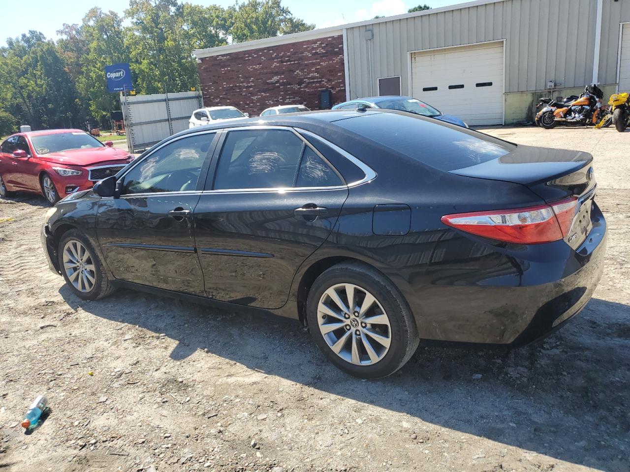 4T1BF1FK0FU978775 2015 TOYOTA CAMRY - Image 2