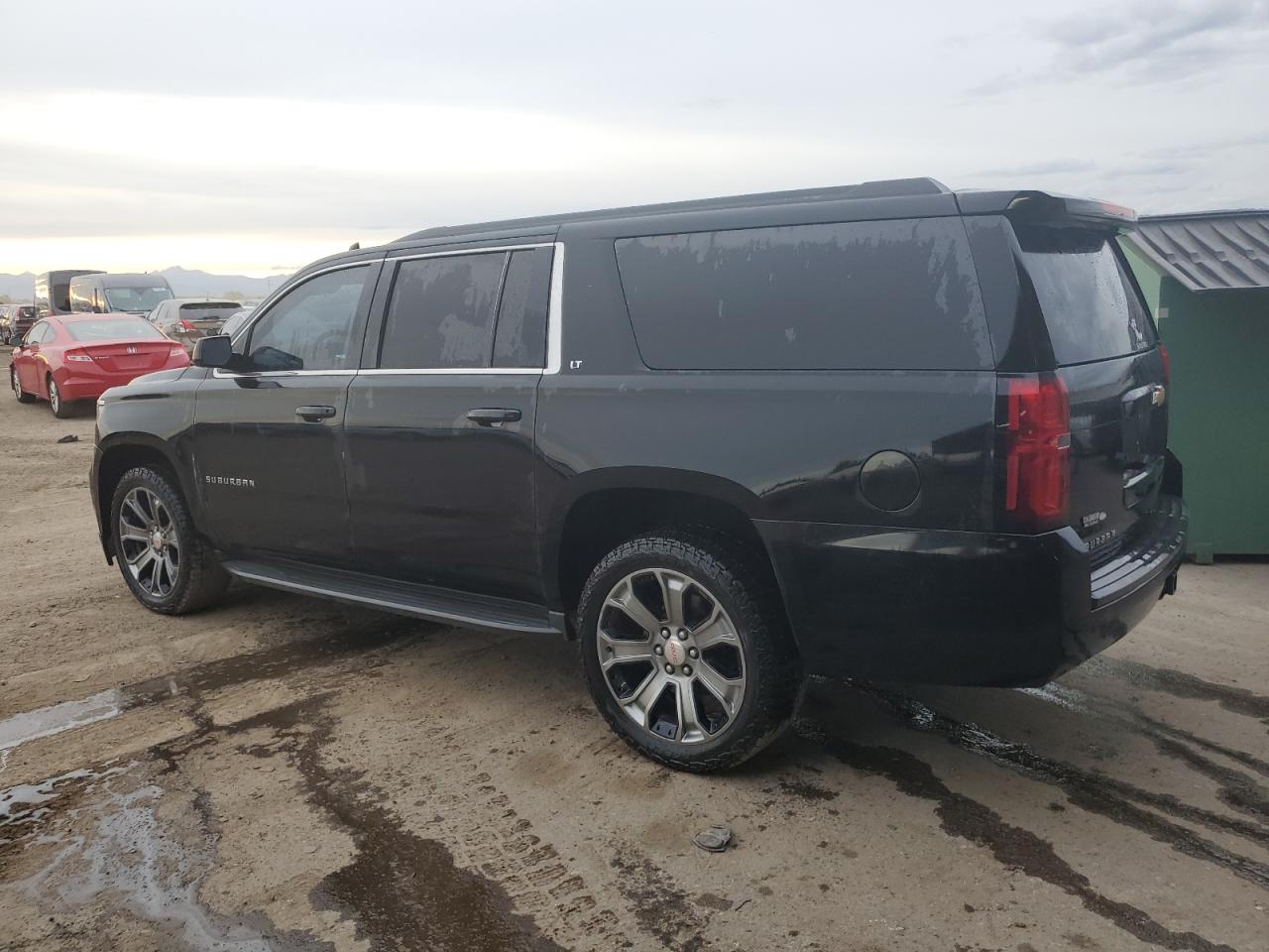 1GNSKJKC6FR665769 2015 CHEVROLET SUBURBAN - Image 2