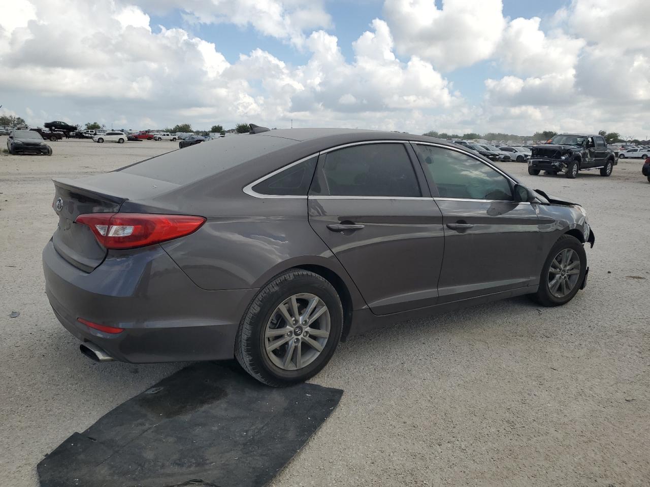 2017 Hyundai Sonata - Image 3