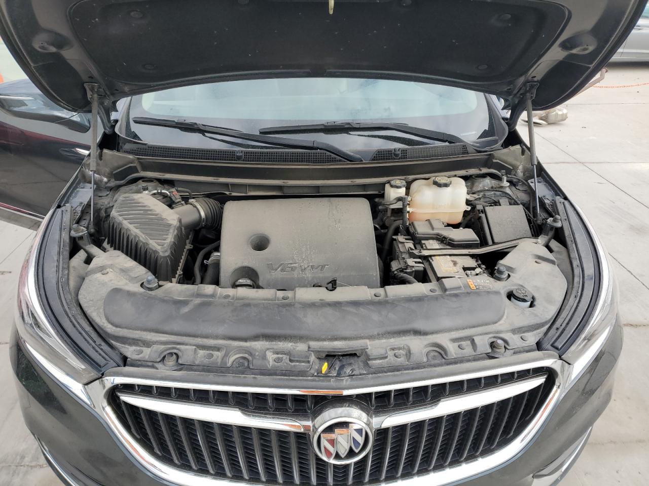 5GAEVAKW0JJ240094 2018 Buick Enclave Essence