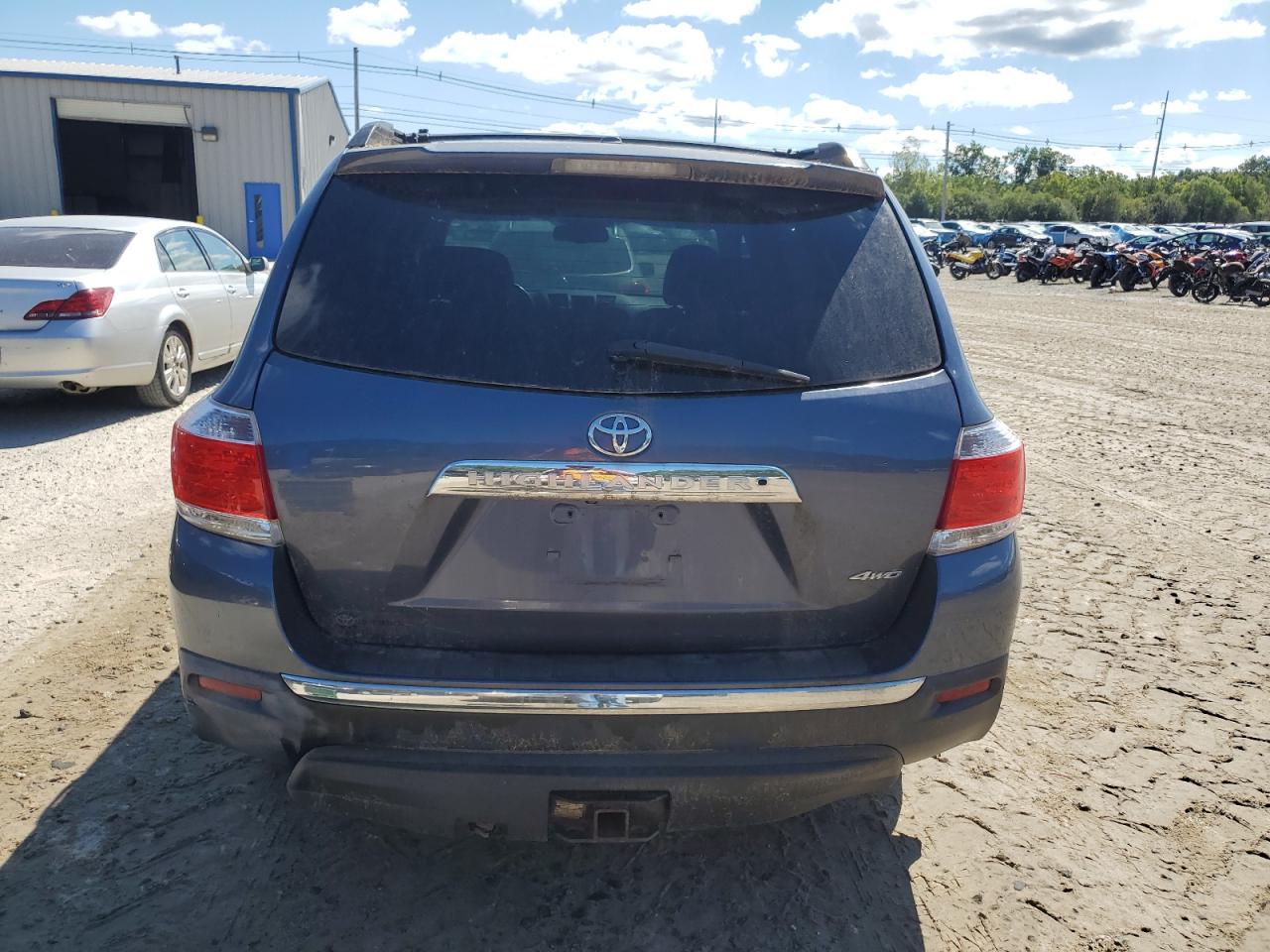 5TDBK3EH5CS137374 2012 Toyota Highlander Base