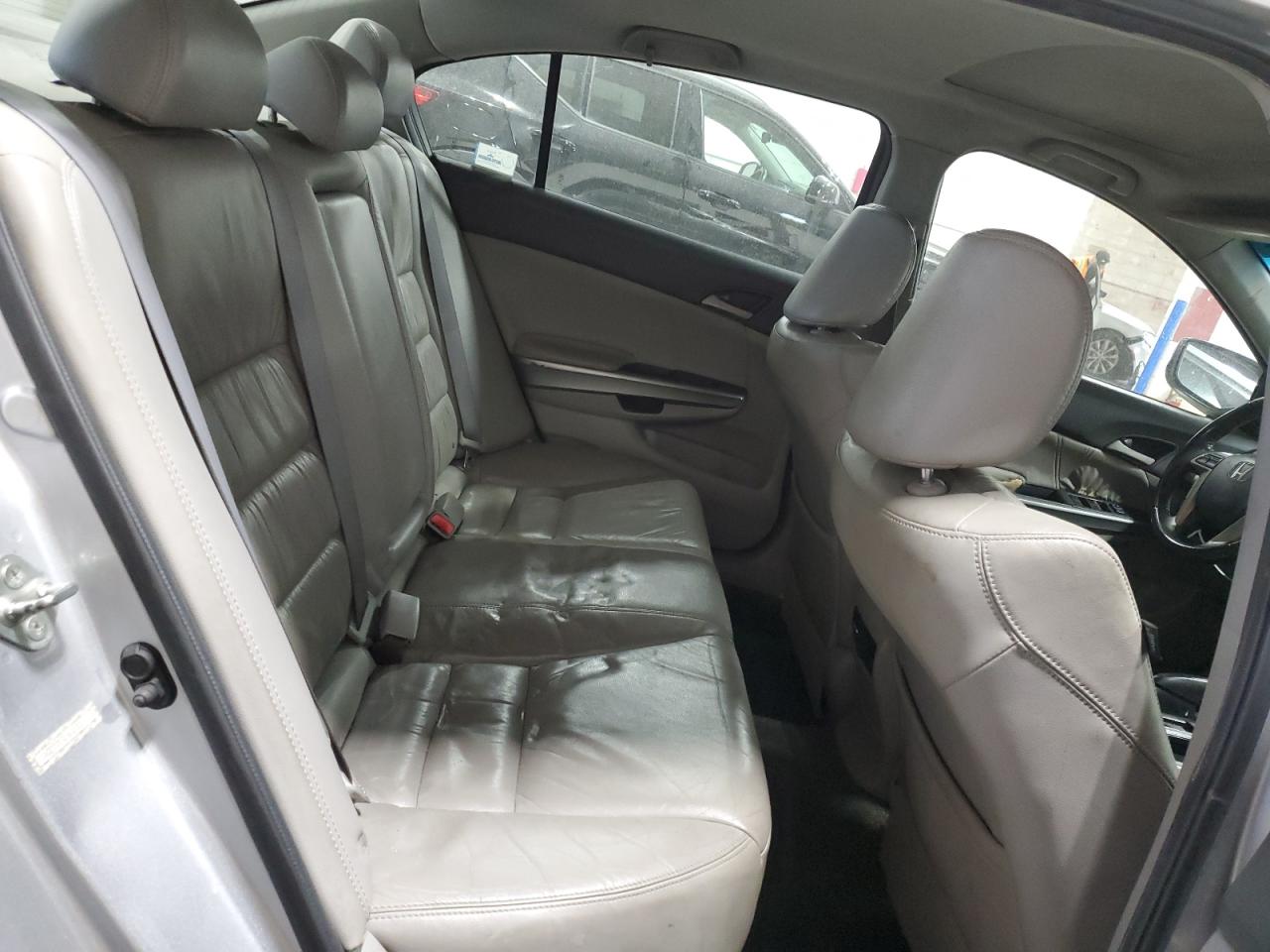 2010 Honda Accord - Image 10