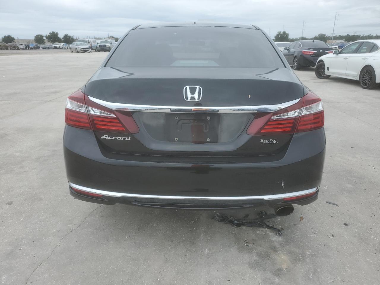 1HGCR2F33HA125694 2017 Honda Accord Lx