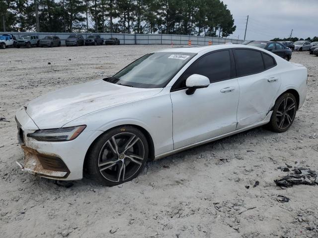 2019 Volvo S60 T6 Momentum