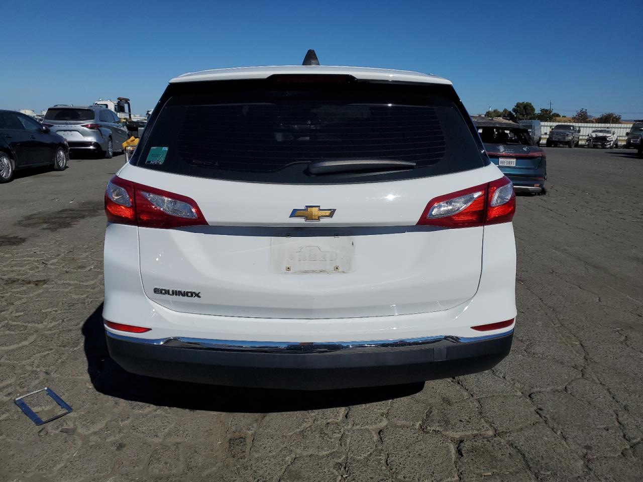 2GNAXHEV6J6174660 2018 Chevrolet Equinox Ls