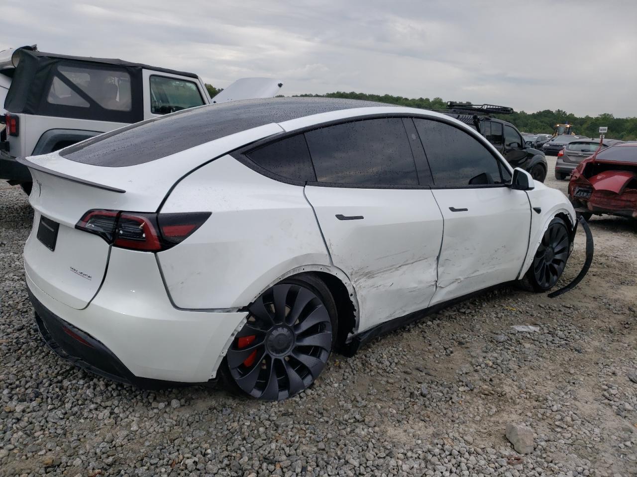 2024 Tesla Model Y VIN: 7SAYGDEF6RF051510 Lot: 72214944