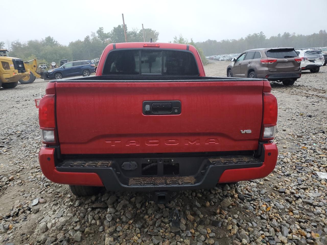 5TFSZ5AN3JX156483 2018 Toyota Tacoma Access Cab