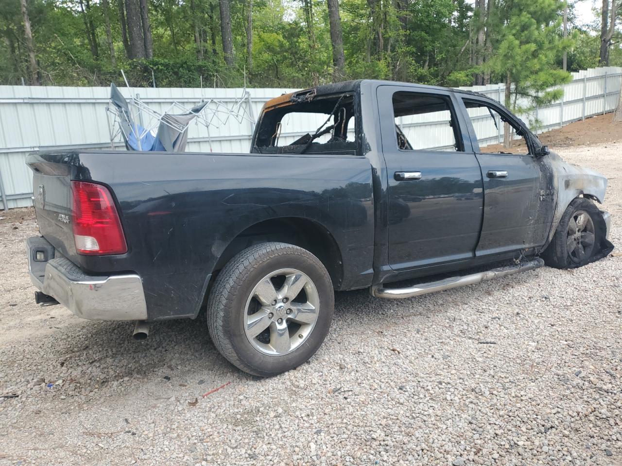 2016 RAM 1500 - Image 3