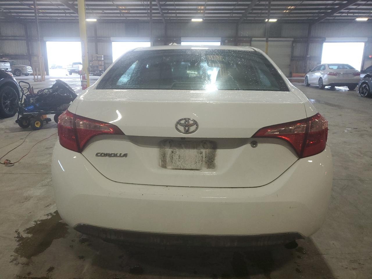 2018 Toyota Corolla L VIN: 5YFBURHE3JP757371 Lot: 70817454