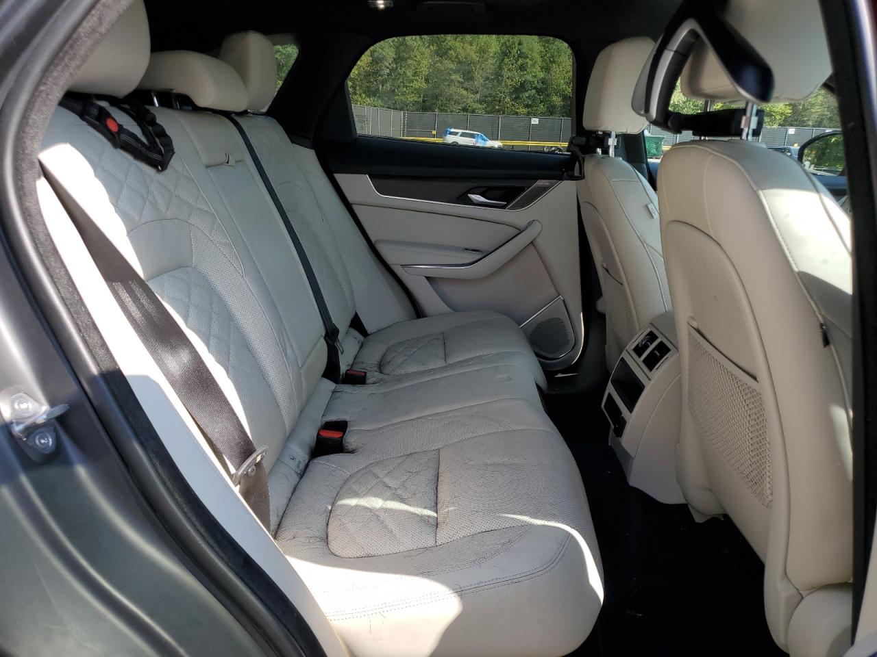 2023 Jaguar F-Pace - Image 11