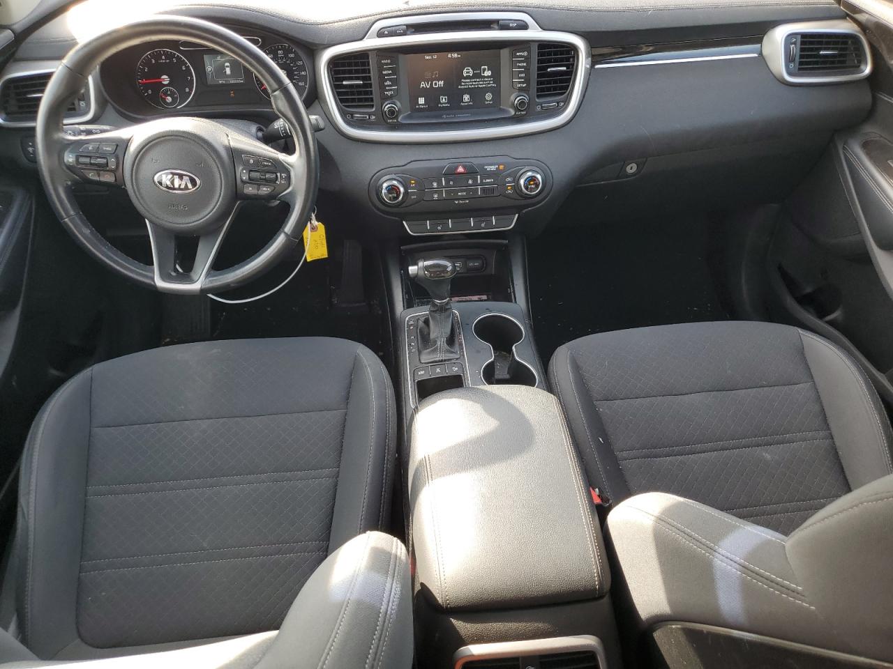 5XYPGDA3XJG397707 2018 Kia Sorento Lx