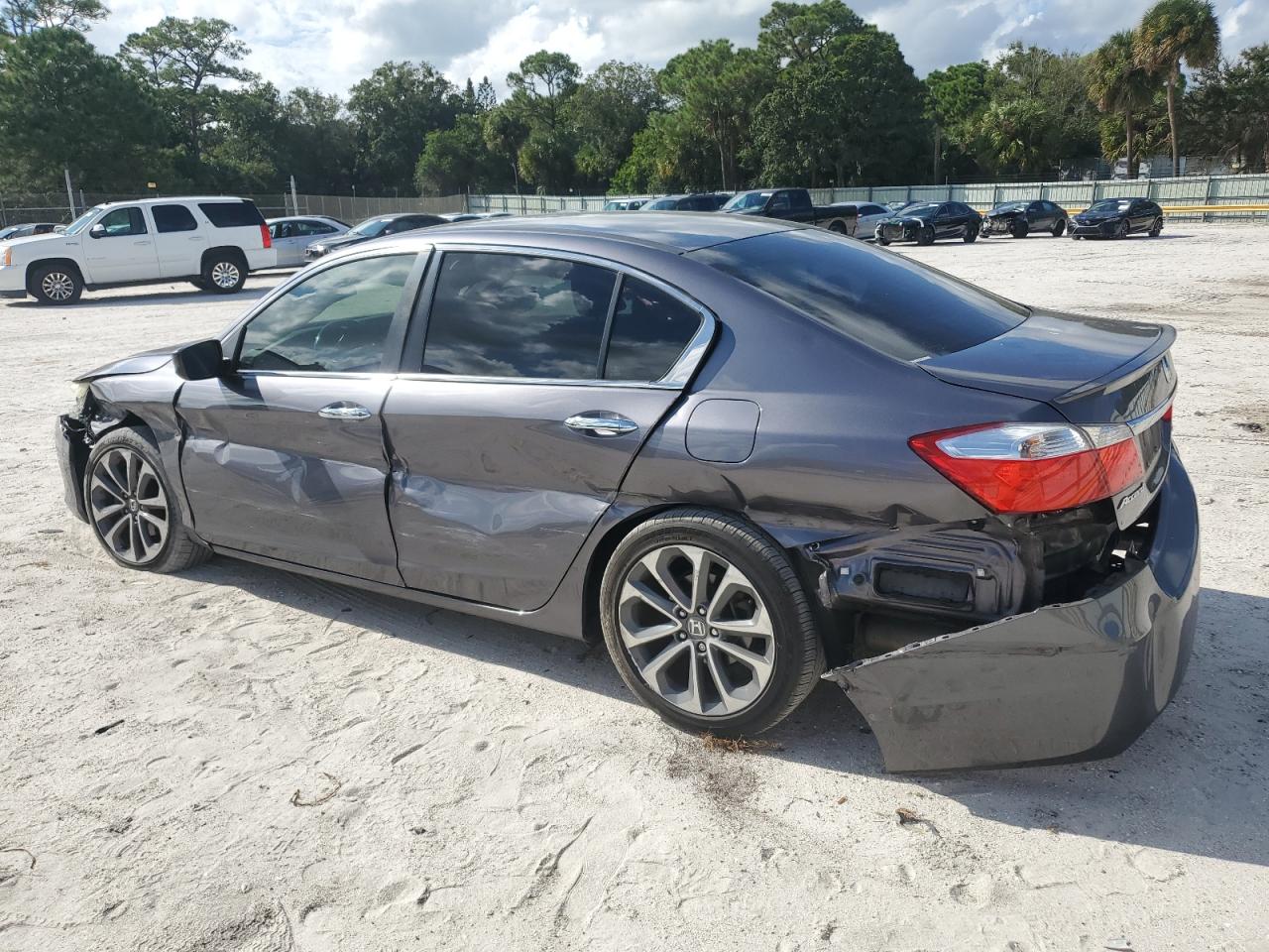 1HGCR2F58FA222761 2015 HONDA ACCORD - Image 2