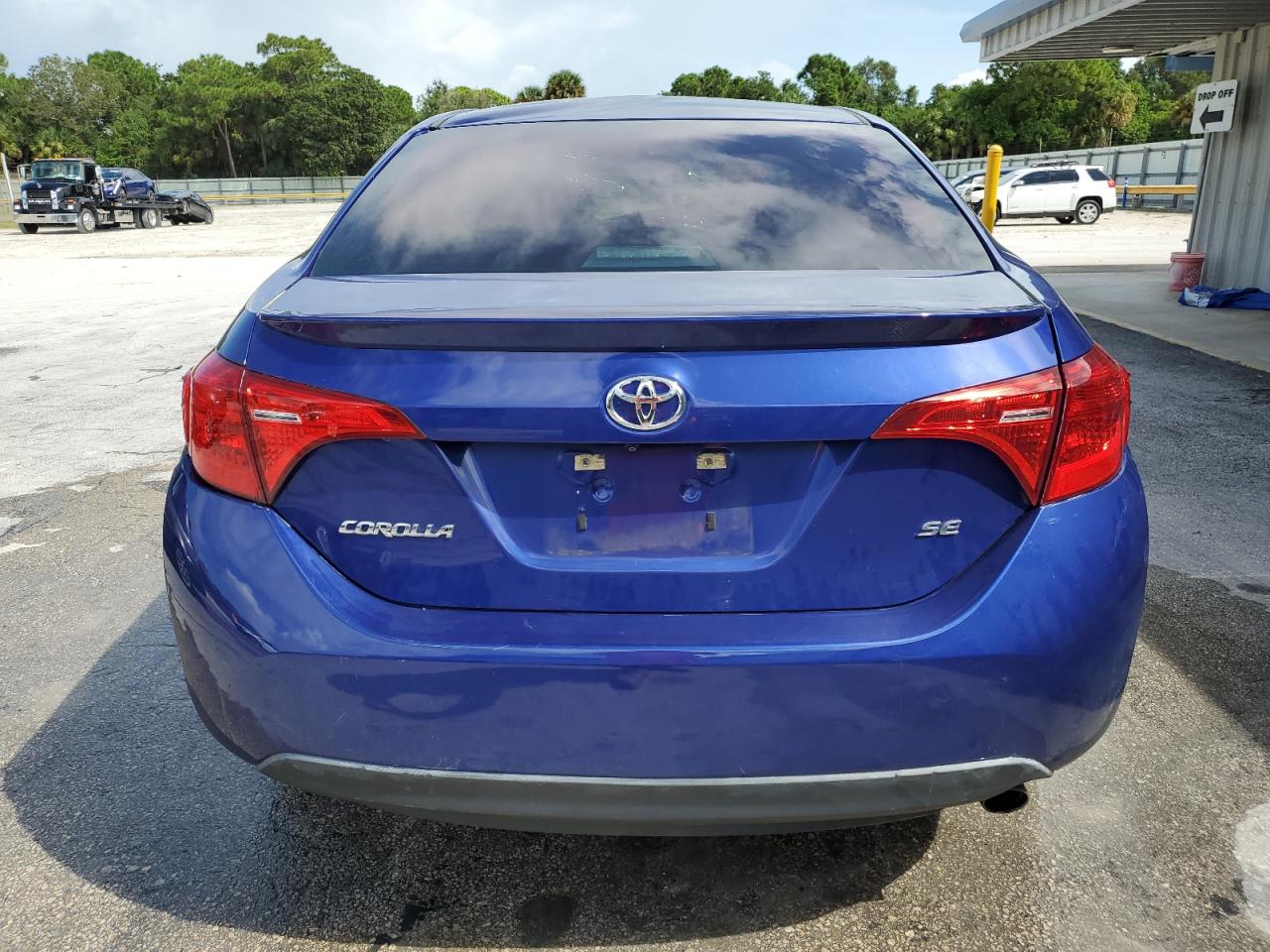 5YFBURHE7JP768020 2018 Toyota Corolla L