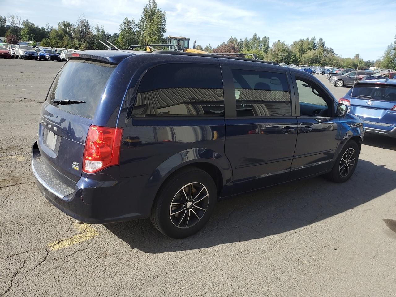 2017 Dodge Caravan - Image 3