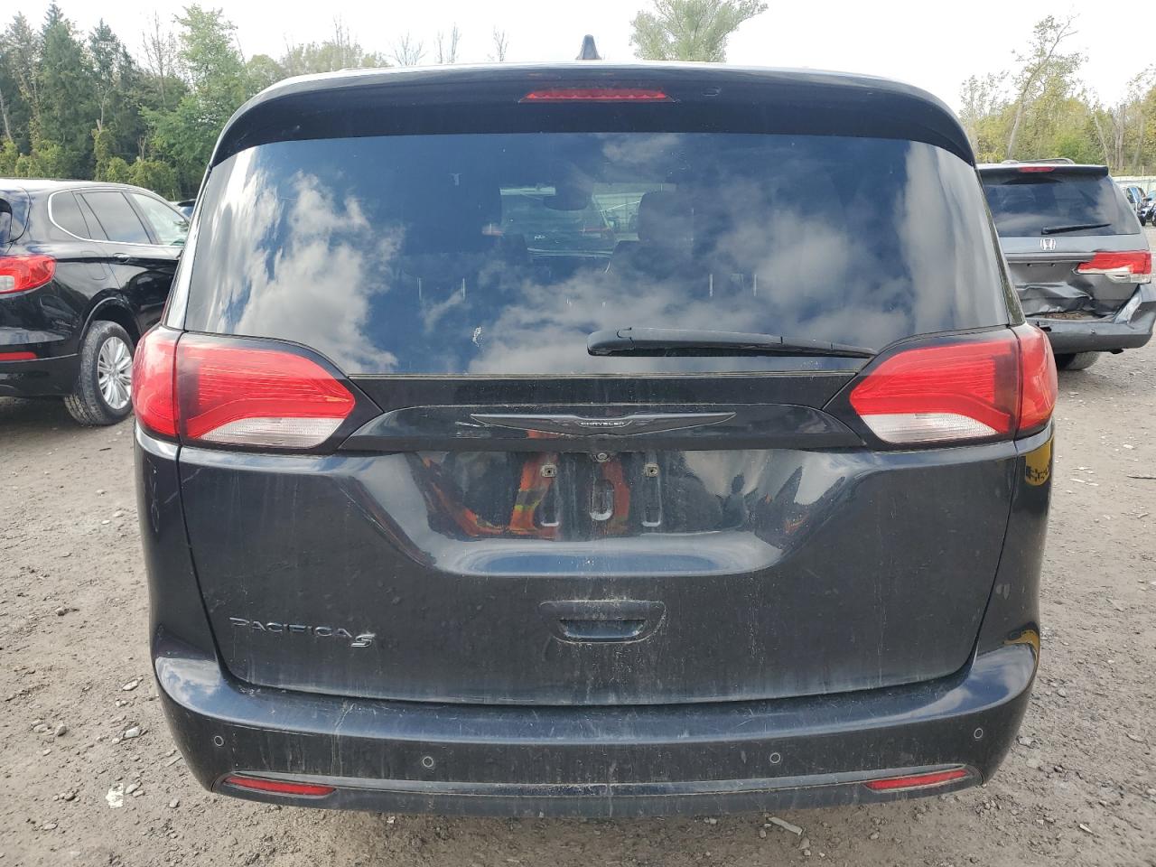 2019 Chrysler Pacifica Touring L VIN: 2C4RC1BG6KR645324 Lot: 73164334