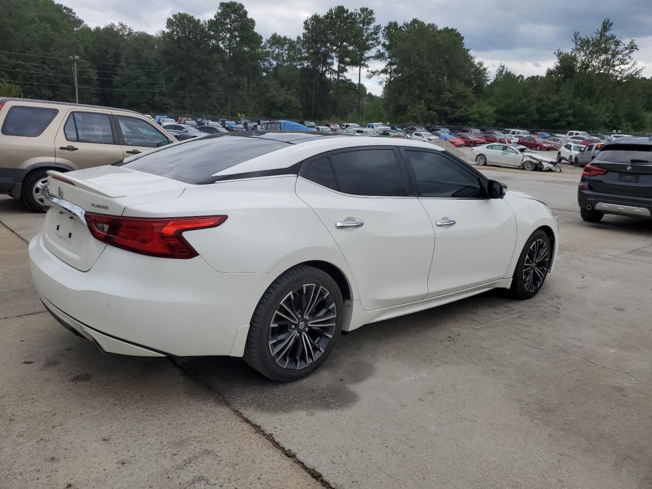 2016 Nissan Maxima - Image 3