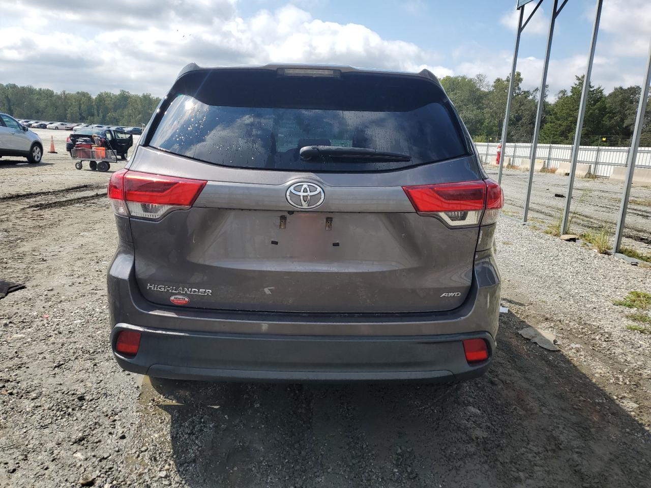 2017 Toyota Highlander Le VIN: 5TDBZRFH5HS414190 Lot: 72409934