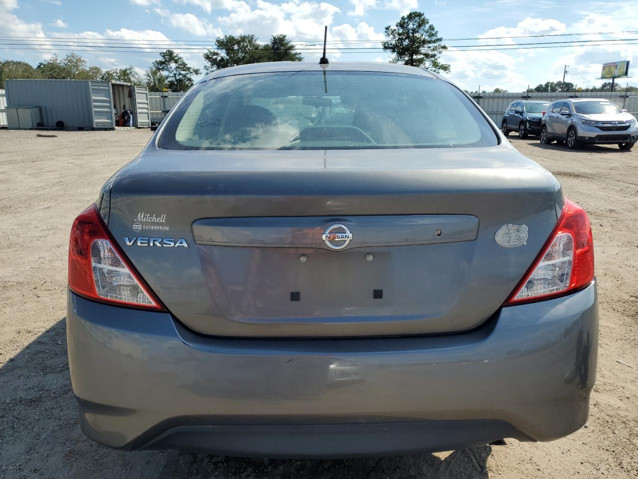 2018 Nissan Versa S VIN: 3N1CN7AP6JL865789 Lot: 73649404