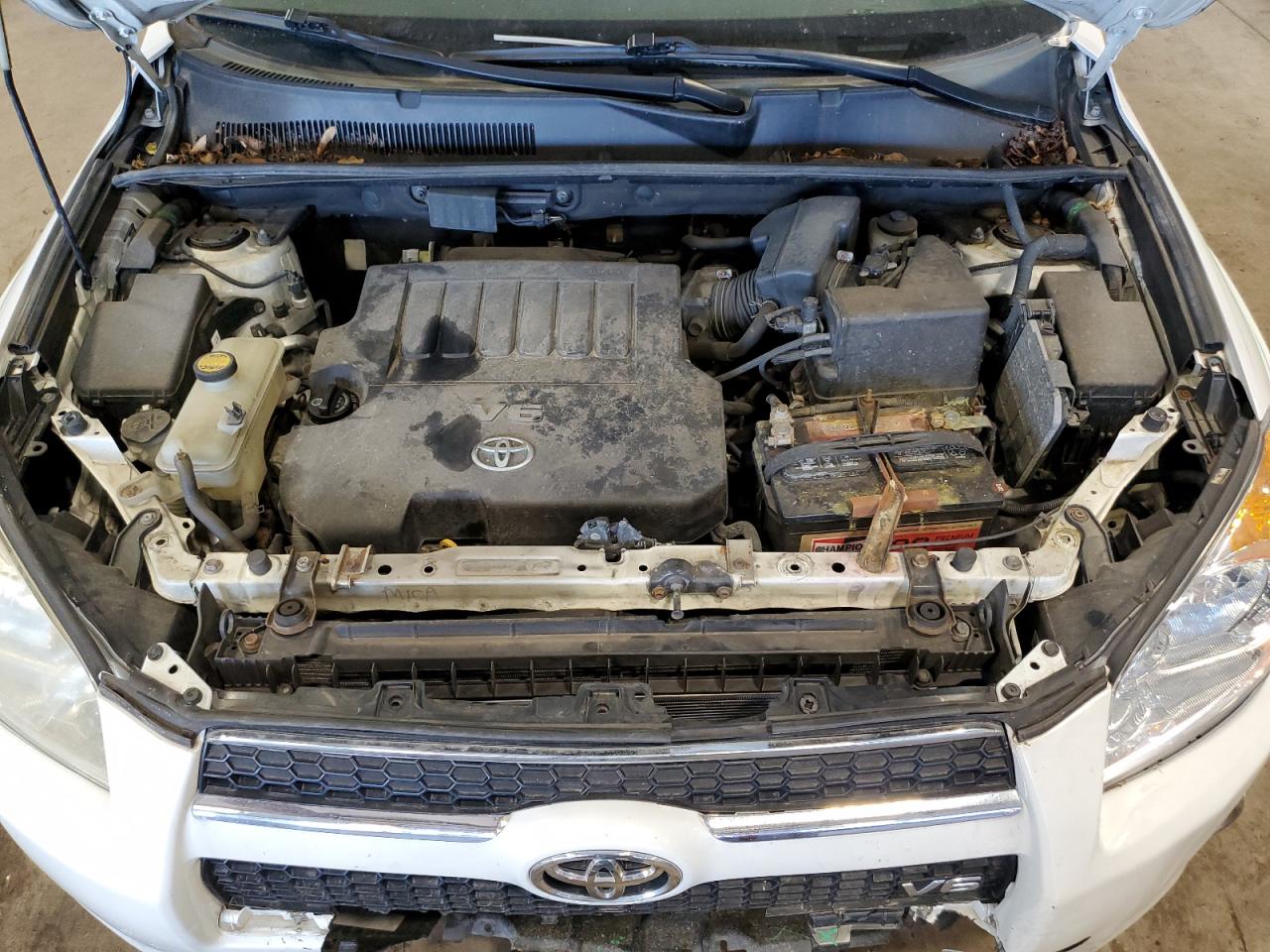 2012 Toyota RAV 4 - Image 12