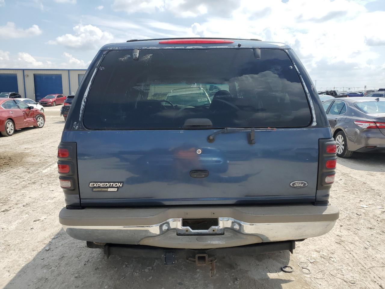 2000 Ford Expedition Eddie Bauer VIN: 1FMPU18L7YLB69154 Lot: 70493104