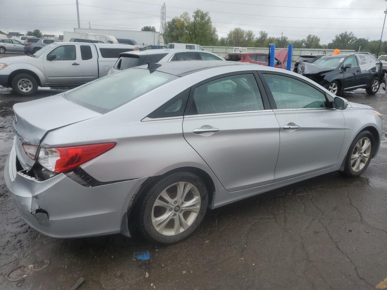 2013 Hyundai Sonata - Image 3