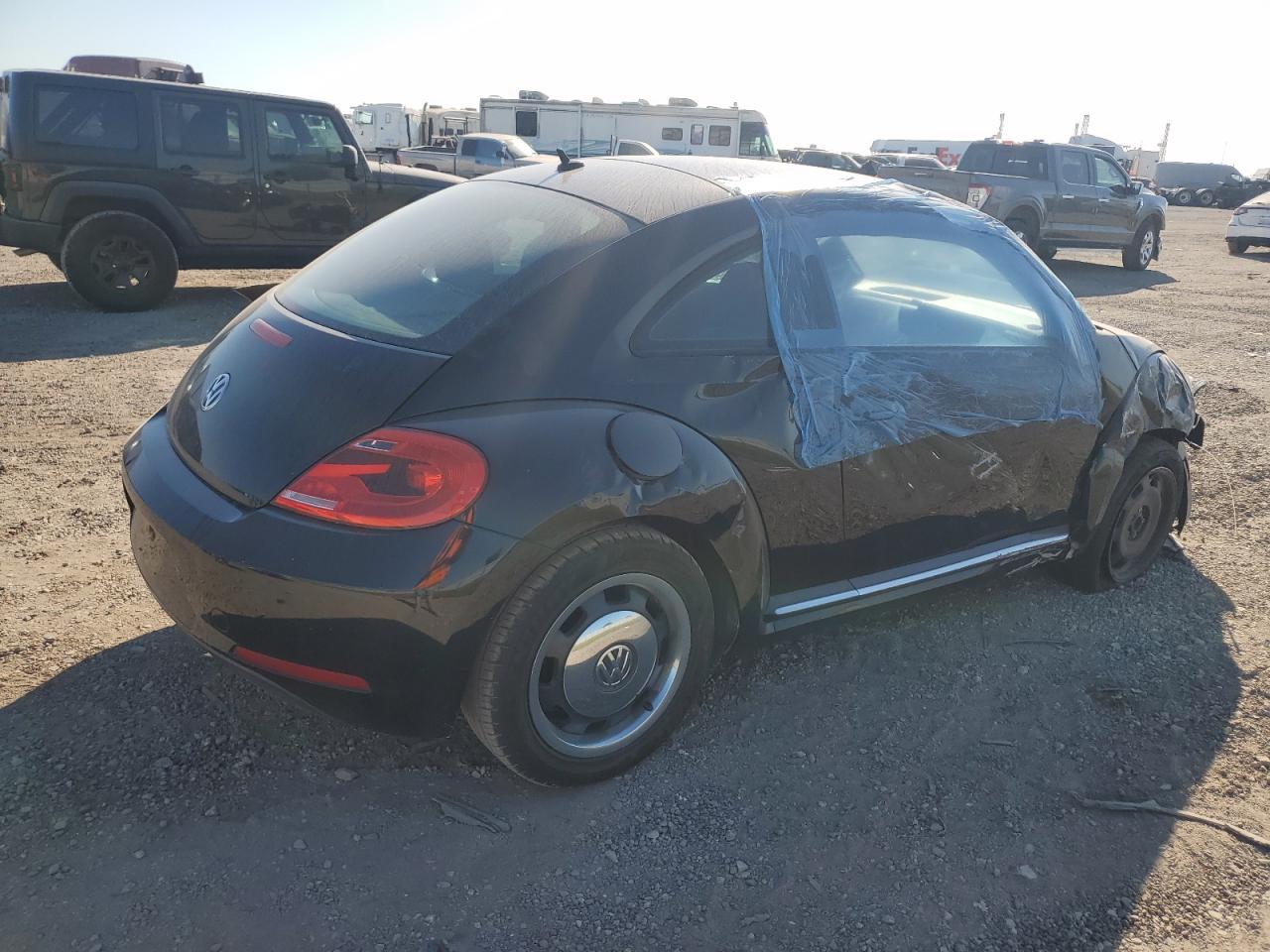 2012 Volkswagen Beetle - Image 3
