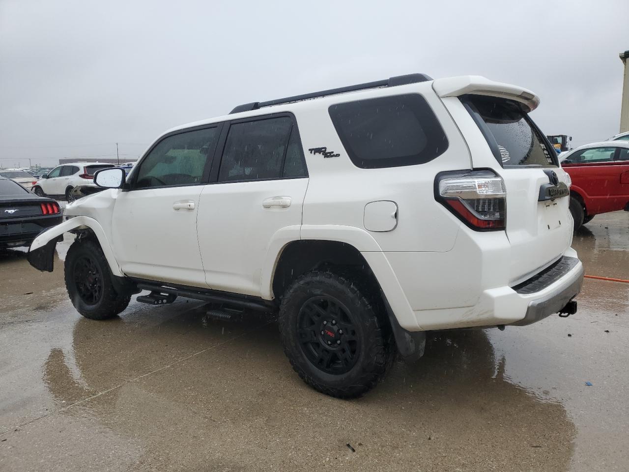 2019 Toyota 4Runner Sr5 VIN: JTEBU5JRXK5635929 Lot: 69968514