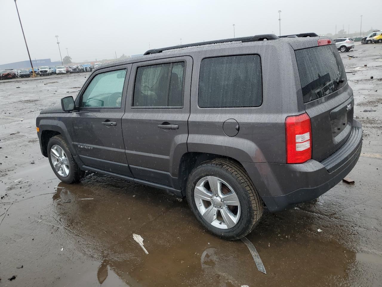 2015 Jeep Liberty (Patriot) - Image 2